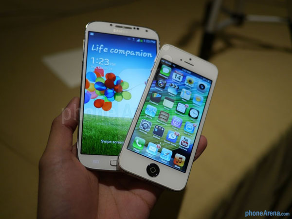 galaxys4 vs iphone5-2