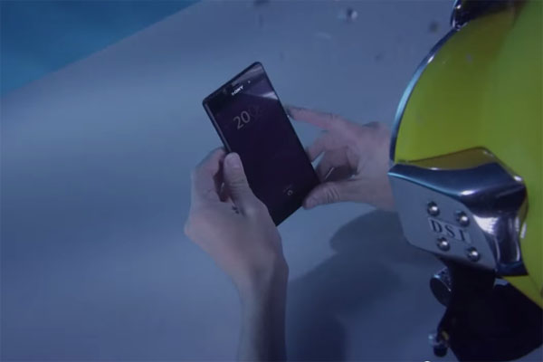 Sony Xperia Z3 underwater unboxing