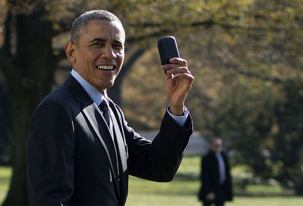 Obama-BlackBerry-Zoom