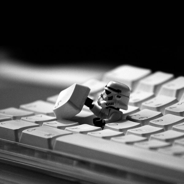 storm-trooper-starwars-keyboard-film-9-wallpaper