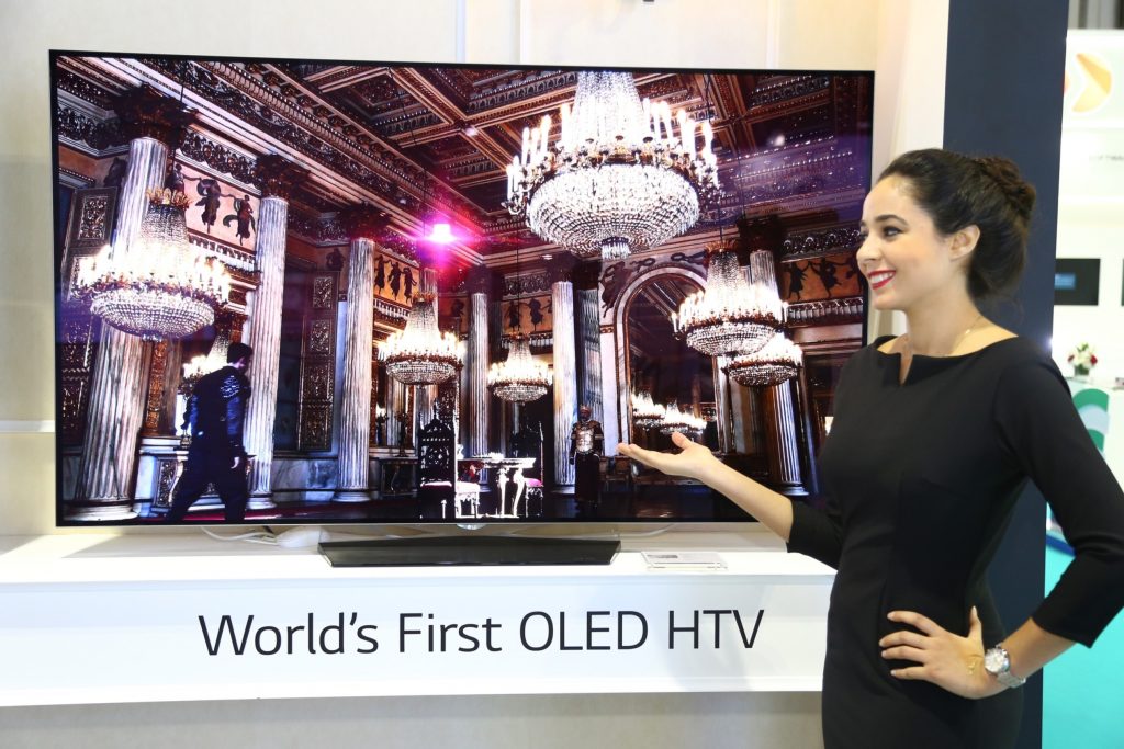 lg-oled-at-gitex-2016